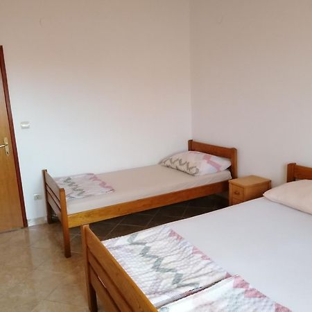 Apartments Villa Venera Ražanac Εξωτερικό φωτογραφία