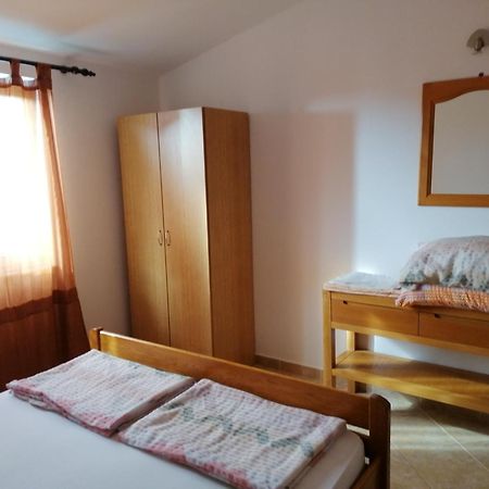 Apartments Villa Venera Ražanac Εξωτερικό φωτογραφία