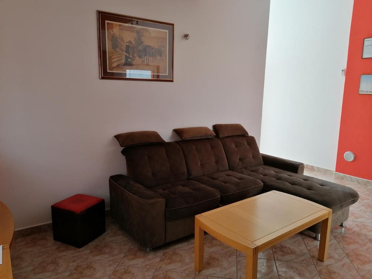 Apartments Villa Venera Ražanac Εξωτερικό φωτογραφία