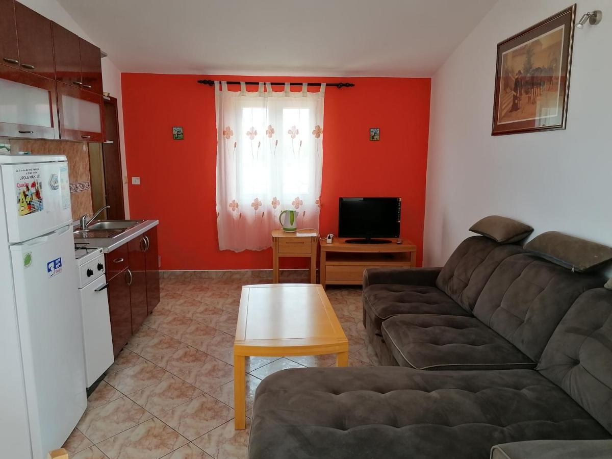 Apartments Villa Venera Ražanac Εξωτερικό φωτογραφία