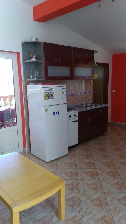 Apartments Villa Venera Ražanac Εξωτερικό φωτογραφία