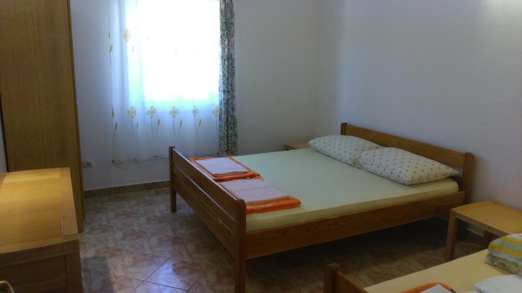 Apartments Villa Venera Ražanac Εξωτερικό φωτογραφία